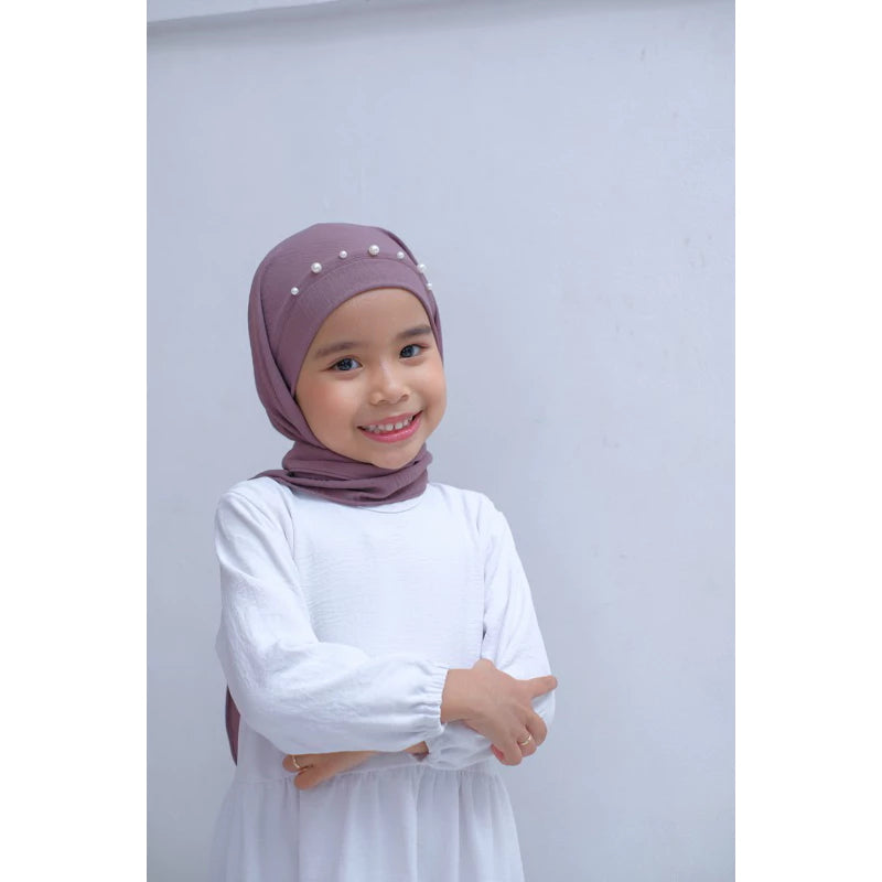 PREORDER Yazzren Hijab - Malay Mutiara Segitiga Dark Purple Onesize (1-7y)