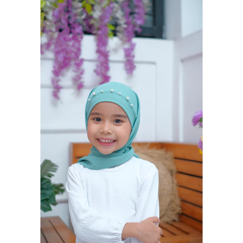 PREORDER Yazzren Hijab - Malay Mutiara Segitiga Mint Onesize (1-7y)