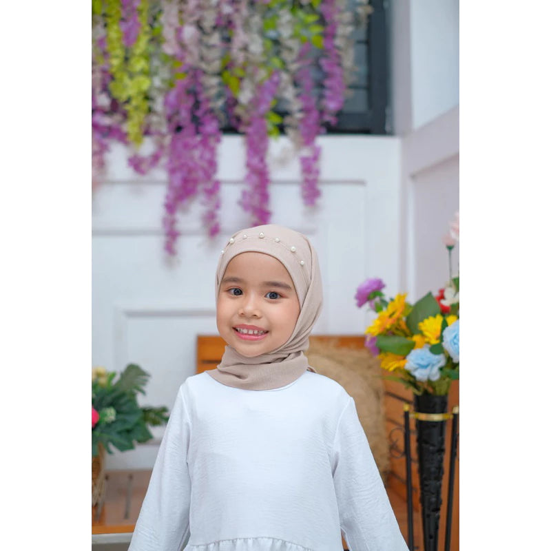 PREORDER Yazzren Hijab - Malay Mutiara Segitiga Coksu Onesize (1-7y)