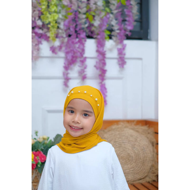 PREORDER Yazzren Hijab - Malay Mutiara Segitiga Mustard Onesize (1-7y)