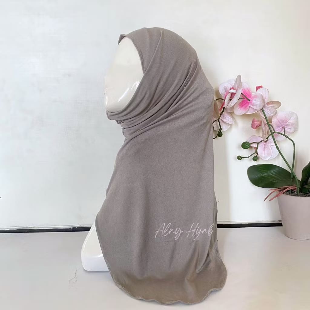 PREORDER Alny - Amora Instan Hijab Charcoal